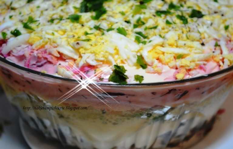 Sałatka warstwowa ze śledziem i buraczkami a’la szuba