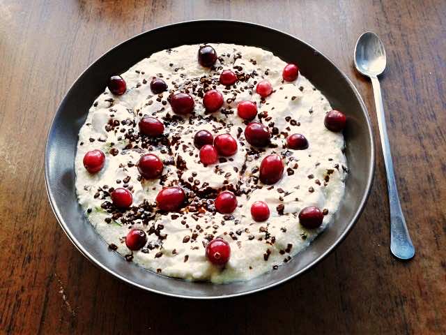 Kremowa owsianka z jajkiem