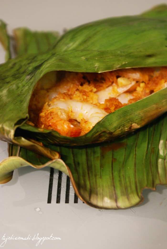 Krewetki grillowane w liściach bananowca