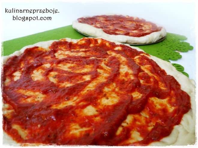 Domowa pizza: Puszysta pizza – przepis na ciasto na puszystą pizzę jak z pizzerii