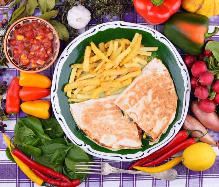 Cesadias z warzywami. Meksykański fastfood
