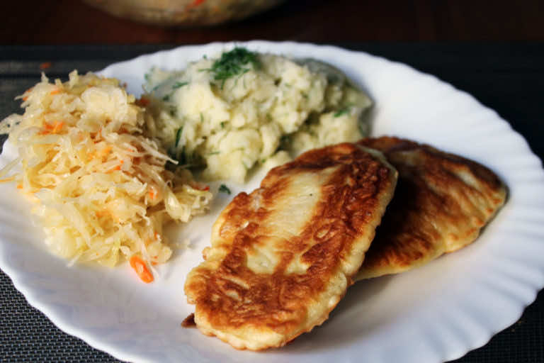 Ryba w cieście z puree z ziemniaków