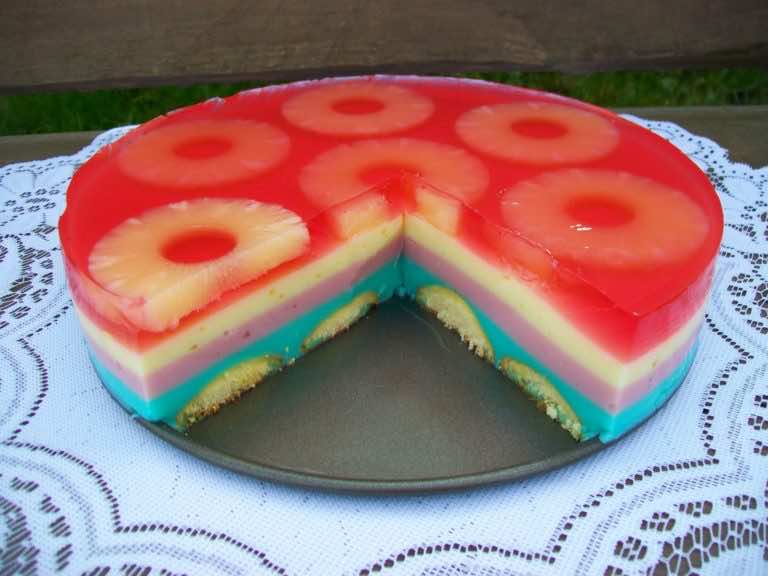 Tęczowy serniczek na zimno