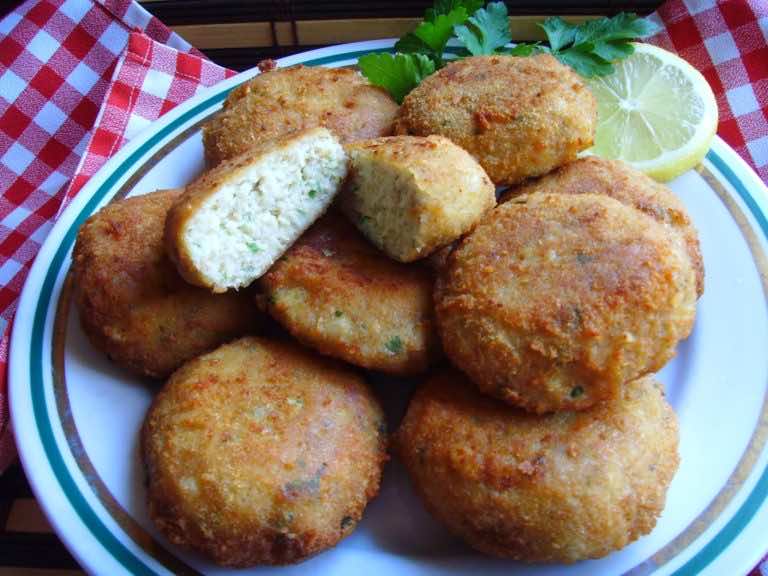 Kotlety rybne z morszczuka. Smaczne nie tylko na piątkowy obiad.