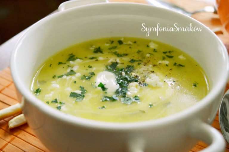 Szybka zupa dla zmarzlucha czyli: krem z pieczonej, żółtej papryki i ziemniaków z dodatkiem czosnku i świeżego imbiru.