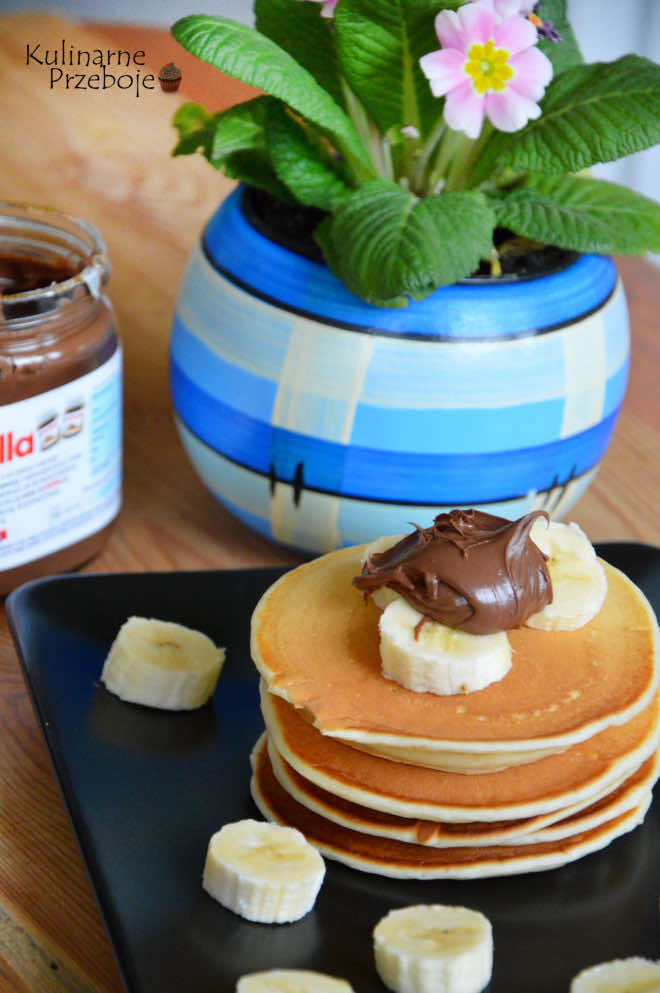Puchate naleśniki na maślance
