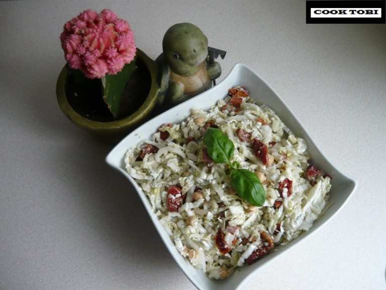 Sałatka z suszonymi pomidorami