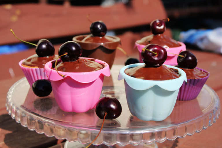 Babeczki z czereśniami i czekoladą