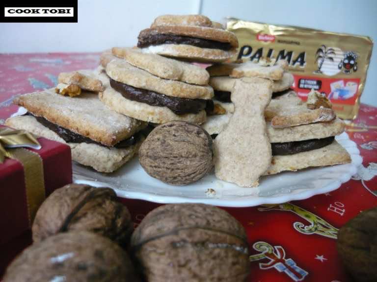 Pomarańczowe ciastka z kremem czekoladowo-śliwkowym