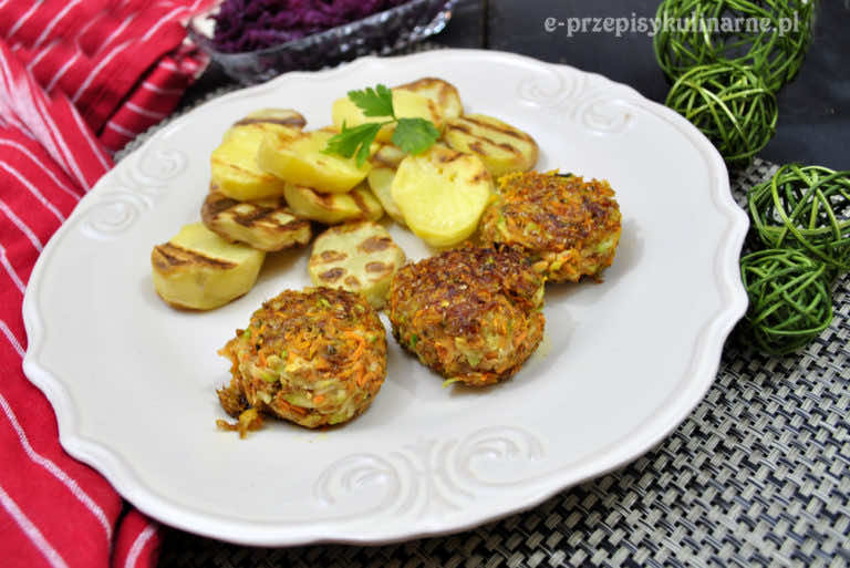 KOTLECIKI WARZYWNE Z CUKINII I MARCHEWKI (29 KCAL)