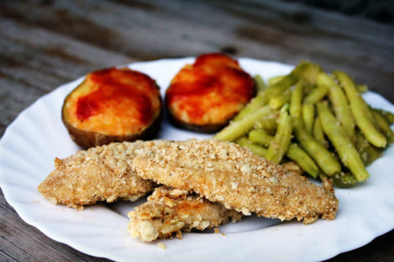 Krwiste ziemniaczki z nuggetsami