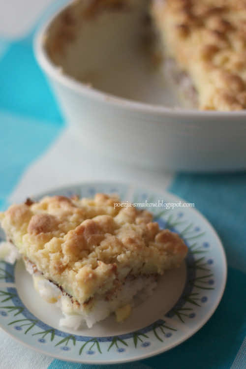 Ryż z jabłkiem zapiekany pod kruszonką i budyniem.