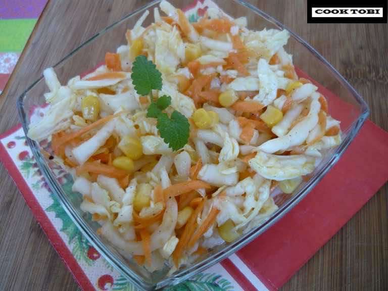 Szybka zimowa surówka z kapusty pekińskiej