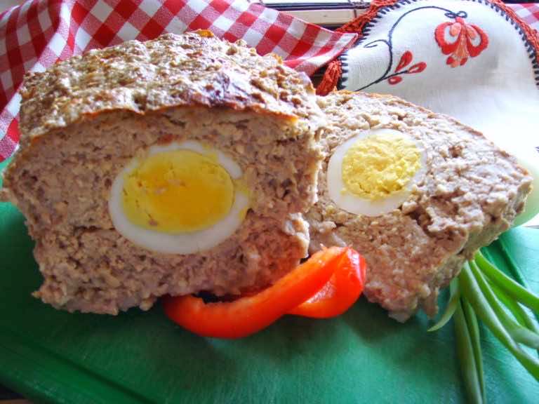 Pieczeń rzymska z jajkiem. Smaczna na zimno i na ciepło.