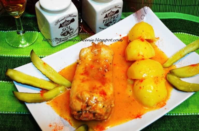 Królik w sosie pomidorowym