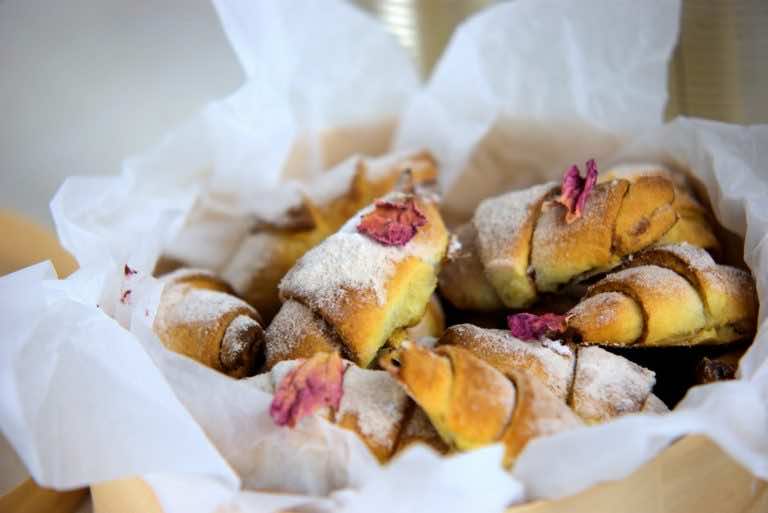 Rogaliki z cynamonem, pomarańczą i czerwonym pieprzem