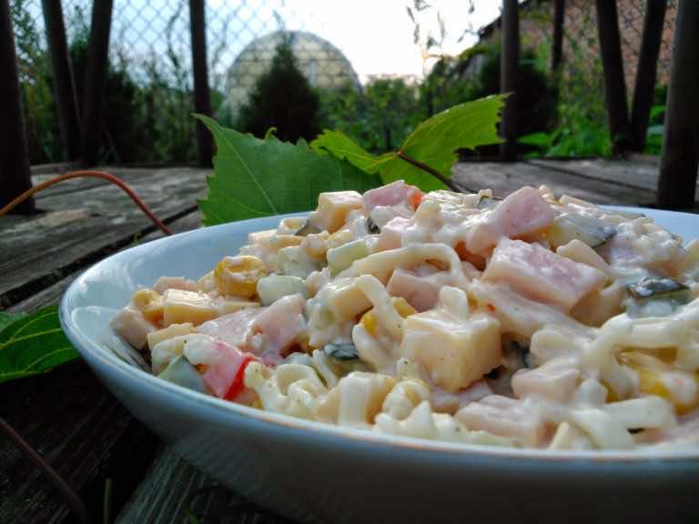 Szybka sałatka z zupek chińskich, bardzo smaczna, jedna z najlepszych :)