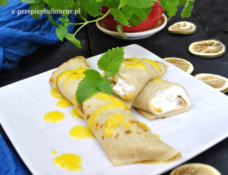 ODCHUDZONE NALEŚNIKI Z SERKIEM I SOSEM BRZOSKWINIOWYM (194 KCAL)