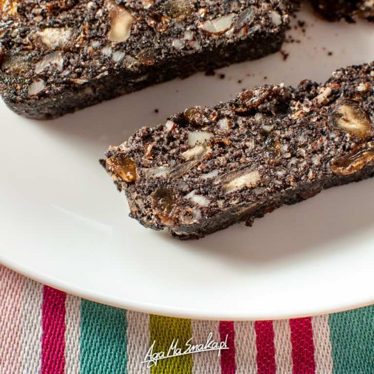 Makowiec bez pieczenia – wegański, bezglutenowy i idealny na święta, kiedy czasu na przygotowania brak