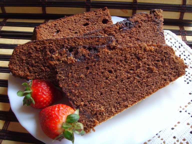 Murzynek z polewą. Smaczne, szybkie, ulubione ciasto.