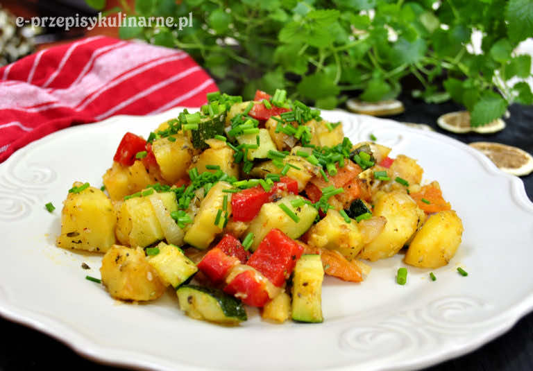 KOLOROWY TALERZ WARZYW (366 KCAL)