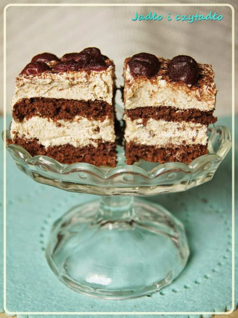 Cisto z kremem orzechowym i pijaną wiśnią