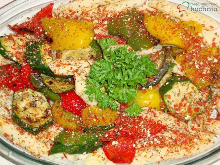 Penne i kolorowe warzywa