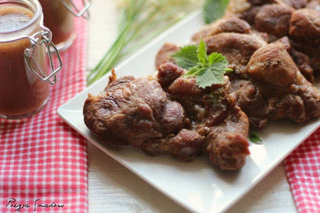 Karkówka w ciemnym kakaowym sosie