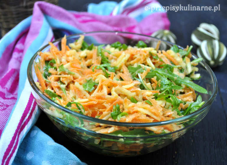 SURÓWKA Z MARCHWI I RUKOLI