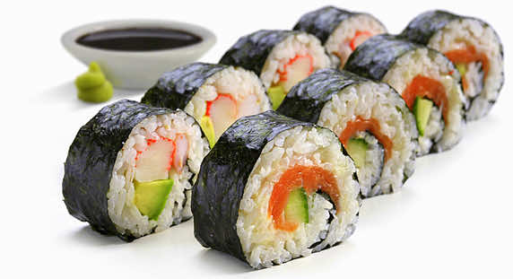 Jak zrobić sushi z łososia i tuńczyka w domu?