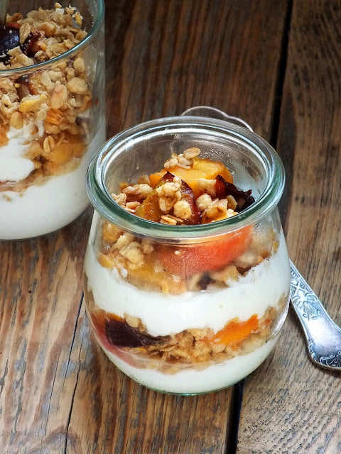 Lekki fit deser z miodowym crunchy (bez cukru)