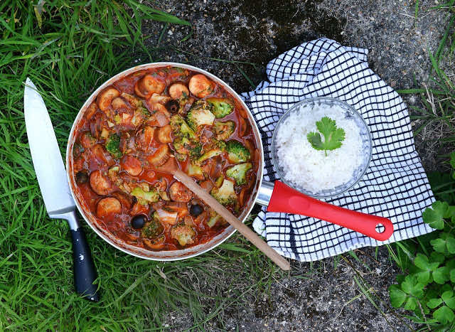 Wegetariański gulasz z bakłażanów.