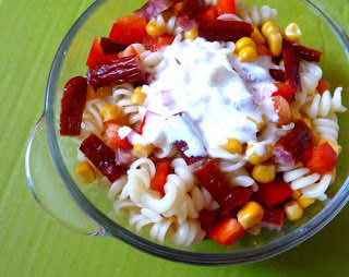 Sałatka z kabanosami