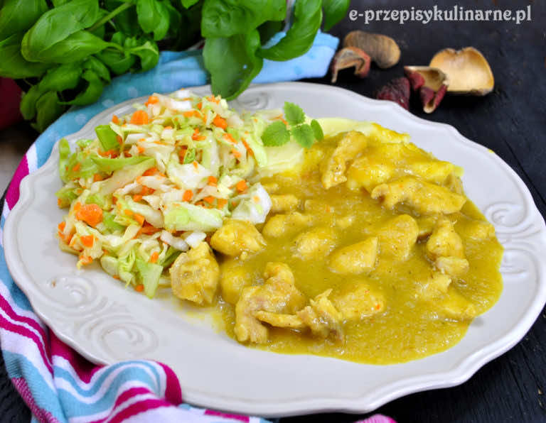 PIERŚ Z KURCZAKA W SOSIE CEBULOWO-MIODOWYM