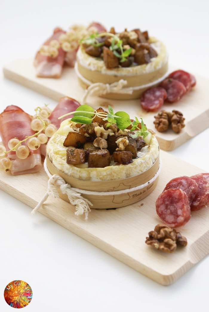 Zapiekany camembert z gruszką i orzechami włoskimi