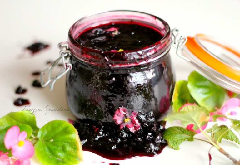 Dżem z carnej poreczki – naturalny, z całymi owocami.