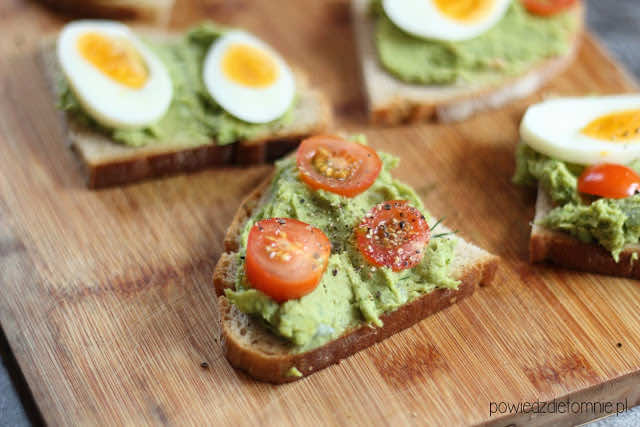 Zamiast masła – pasta z bobu. 7 razy mniej kalorii.