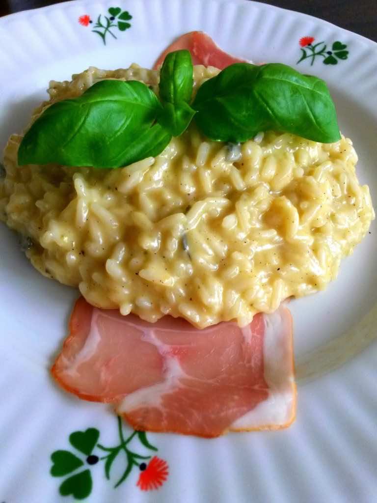 Risotto z niebieskim serem pleśniowym