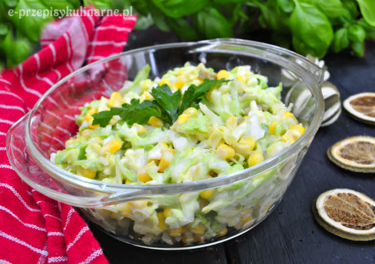 SZYBKA SURÓWKA Z KAPUSTY I KUKURYDZY