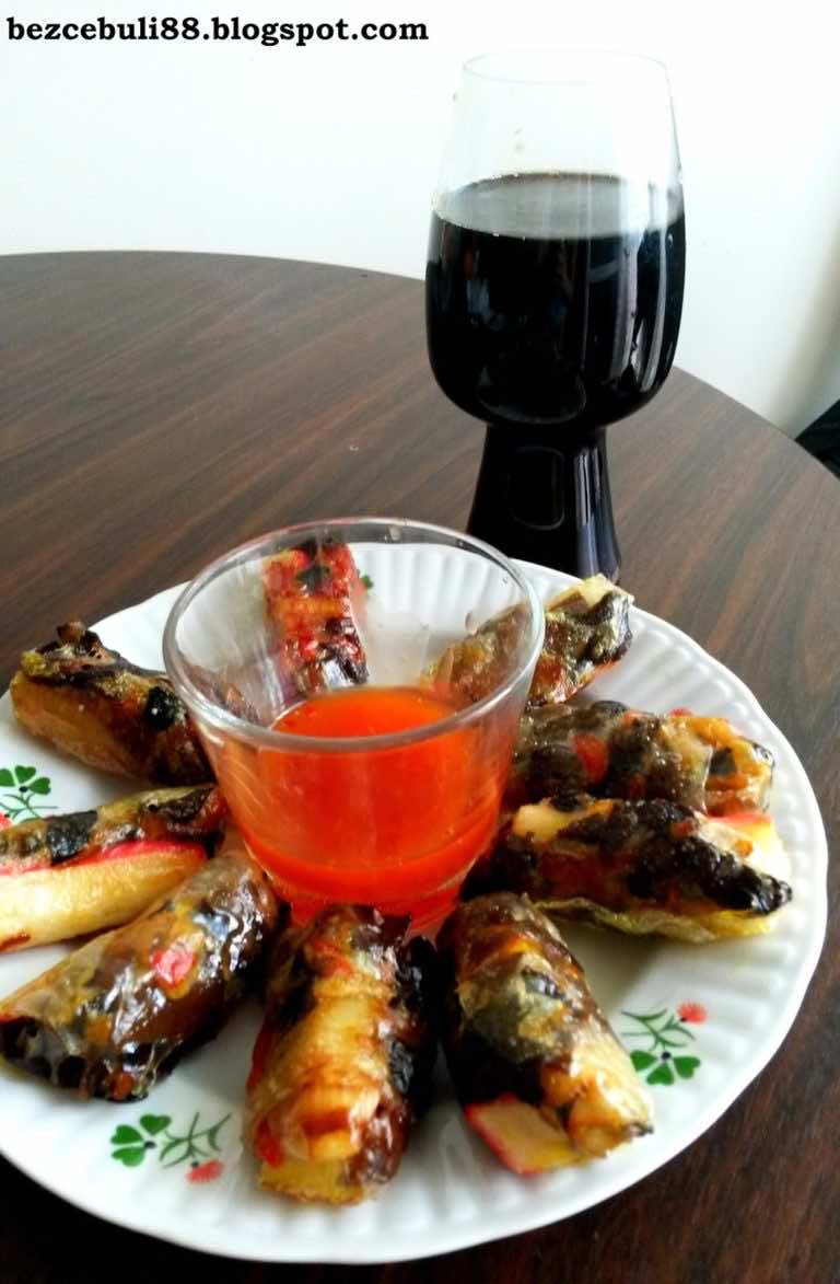 Sajgonki z paluszkami surimi i angielskim stoutem