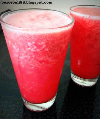 Orzeźwiający koktajl arbuzowy