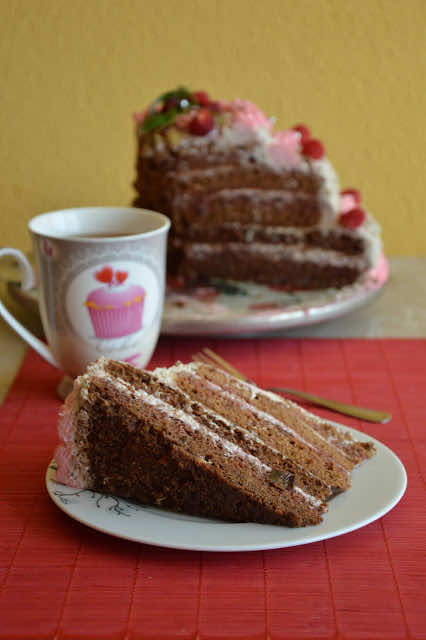 Tort śliwkowy piętrowy