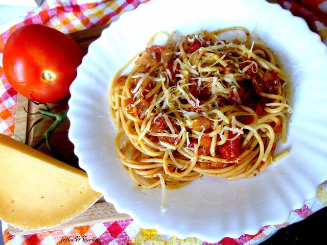 Spaghetti z świeżymi pomidorami