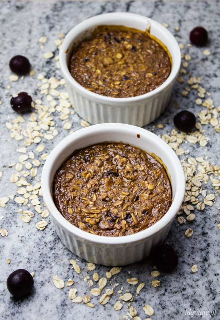Pieczona owsianka z wiśniami