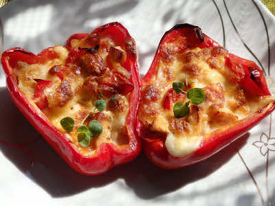 Papryka faszerowana kurczakiem i mozzarellą