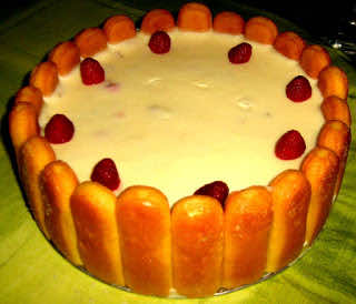 Biszkoptowy ogródek z malinami