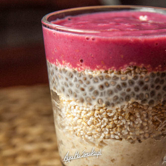 Co zrobić, aby owsianka nie była nudna? Sprawdzony pomysł na śniadanie lub deser z płatkami owsianymi