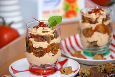 Tiramisu pomidorowe z prosciutto