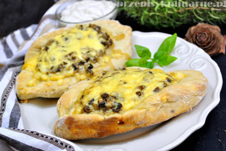 PSZENNO-ŻYTNIE PIZZERINKI Z PIECZARKAMI