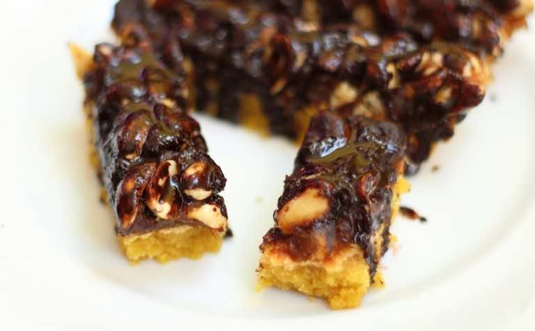 Zdrowy snikers bez cukru i mleka